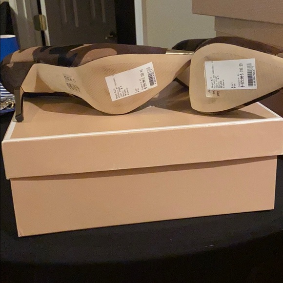 Michael Kors pumps and purse - Picture 3 of 5